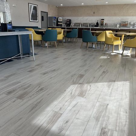 朗维尤北部舒适套房酒店 外观 照片